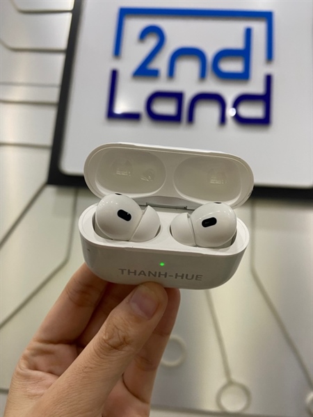 Tai nghe airpods Pro 2 Type C - Bản khắc tên - Màu trắng - Ngoại hình: 97% - Mất tìm - Kèm Box 4