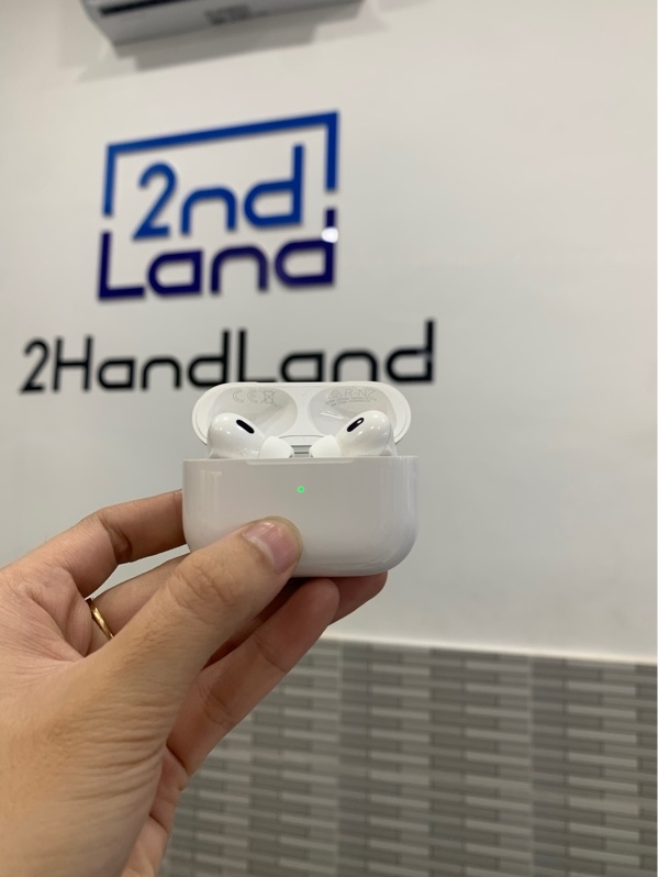 Tai nghe Airpods Pro 2 Type C - Màu trắng - Ngọa hình: 98% - Box