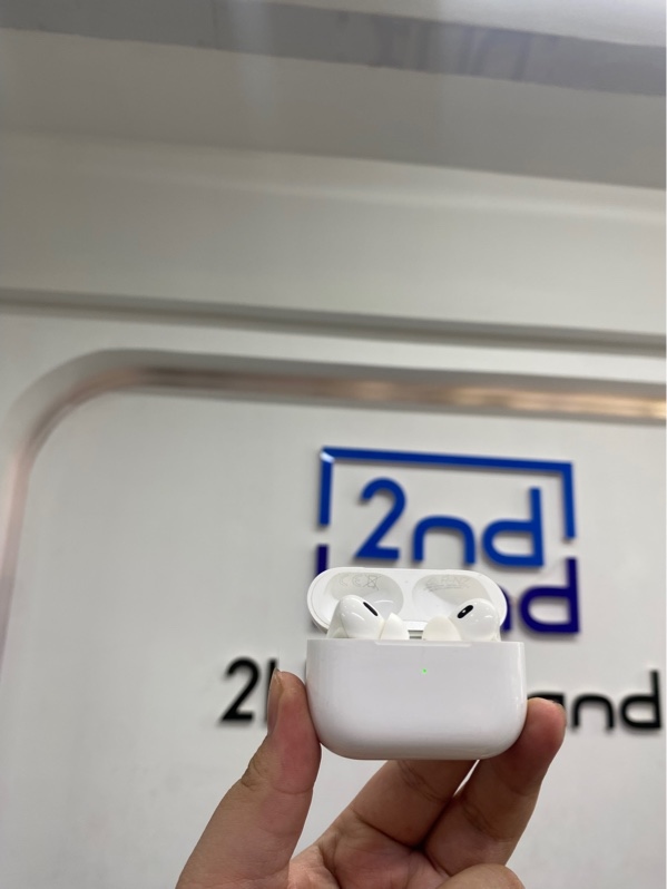 Tai nghe Airpods pro 2 type c - Màu trắng - Ngoại hình 97% - Body
