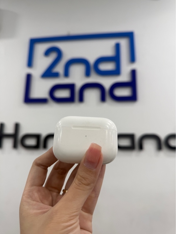 Tai nghe Airpods Pro 2 Type C - Màu trắng - Ngoại hình 97% - case trầy , trầy nhiều, hai tai cấn , trầy - Body