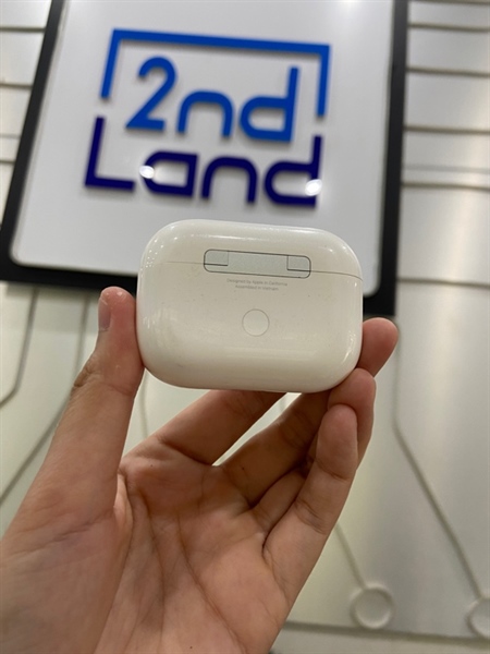 Tai nghe Airpods Pro 2 - Type C - Màu trắng - Ngoại hình: 97% - Có khắc tên, mất tìm - Body 3