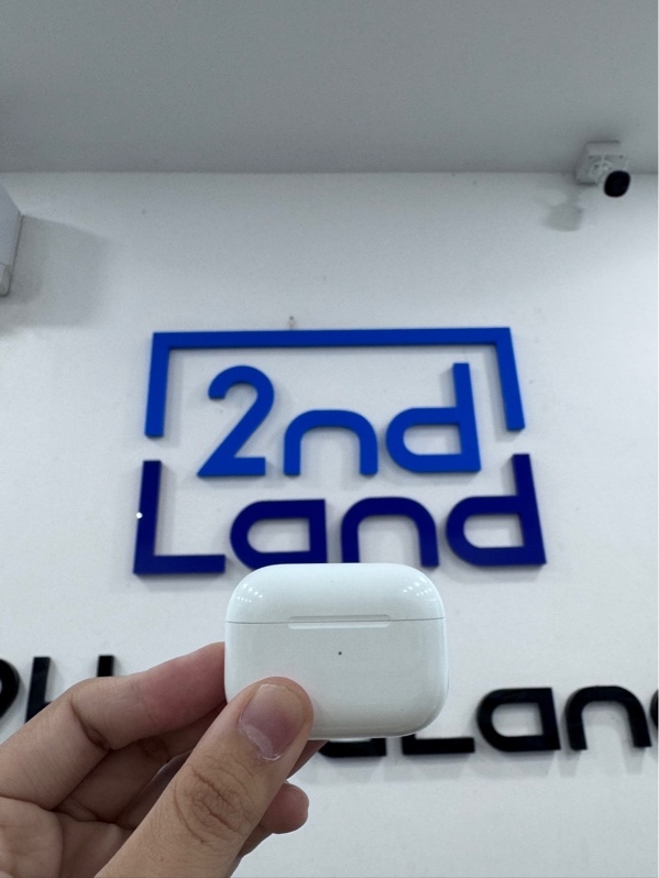 Tai nghe Airpods Pro 2 Type-C - Màu trắng - Ngoại hình 97% - Mất tai phải, case xước, tai cấn nhẹ - body