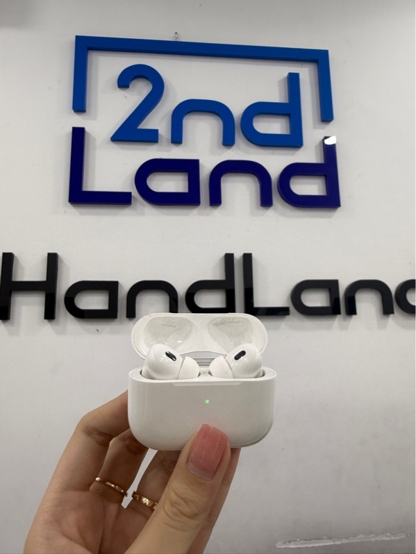 Tai nghe Airpods Pro 2 type C - Màu trắng - Ngoại hình 97% - ố , case trầy xước , cấn chân sạc 2 tai - Không phụ kiện