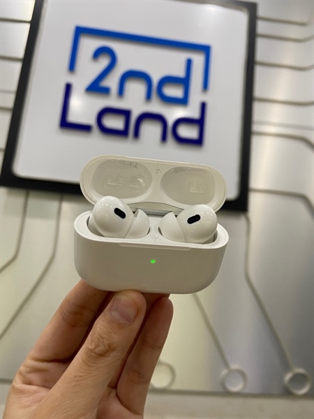 Tai nghe Airpods Pro 2 Type C - Màu trắng - Ngoại hình: 97% - Tai trái mẻ, mất tìm - Body 1