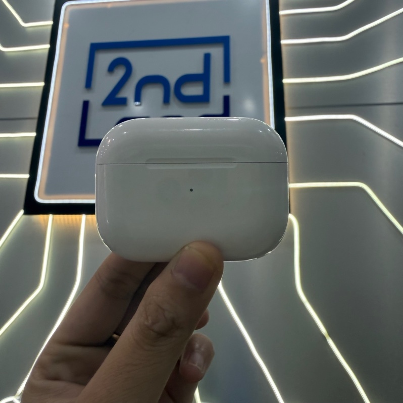 Tai nghe Airpods Pro 2 Type C - Màu trắng - Ngoại hình: 97% - Xước thân + thay đệm tai - Body