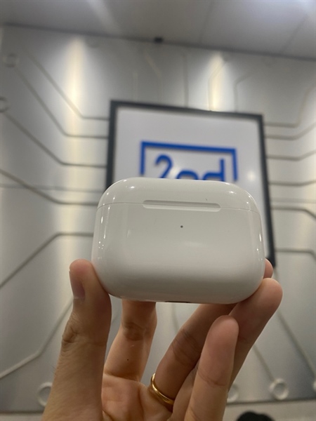 Tai nghe Airpods Pro 2 Type C - Màu trắng - Ngoại hình: 98% - Body - Còn bảo hành hãng đến 01/05/2025 0