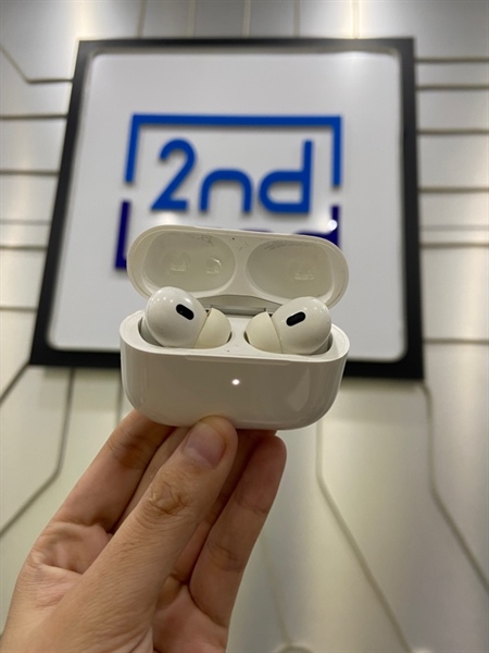 Tai nghe Airpods Pro 2 Type C - Màu trắng - Ngoại hình: 98% - Body - Kèm Box 2