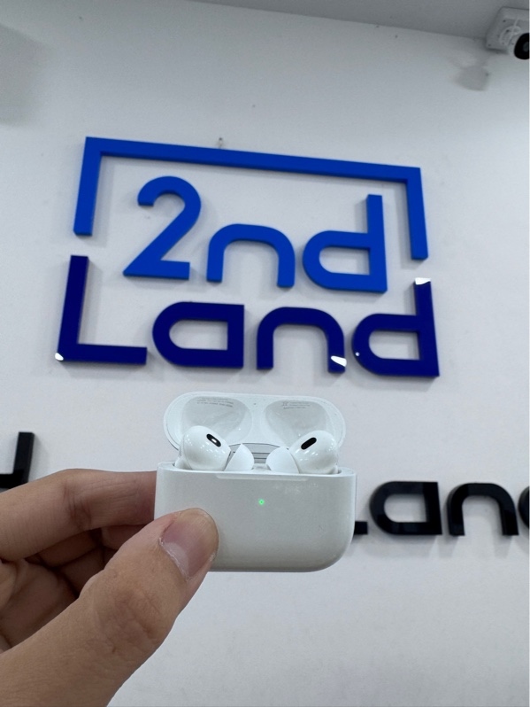 Tai nghe AirPods pro 2 type c - Ngoại hình 97% - case trầy xước - Body