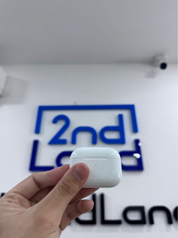 Tai nghe AirPods pro 2 type C - Ngoại hình 97% - Trầy xước, mất tìm - Kèm sạc linh kiện