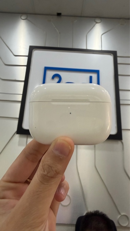 Tai nghe AirPods Pro 2 (USB-C) - Màu trắng - Ngoại hình: 98% - Body - Còn bảo hành hãng T12/2026