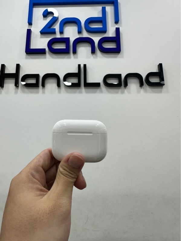 Tai nghe Airpods Pro 3 - Màu trắng - Ngoại hình 97.5% - Fullbox