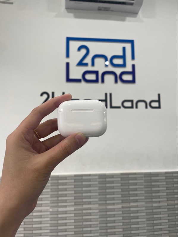 Tai nghe Airpods pro 3 - Màu trắng - Ngoại hình: 97% - Fullbox