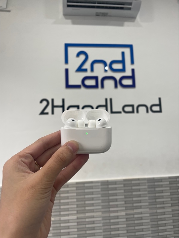 Tai nghe Airpods pro 3 - Màu trắng - Ngoại hình: 97% - Fullbox