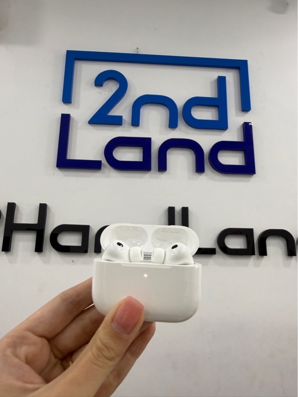 Tai nghe Airpods Pro 3 - Màu trắng - Ngoại hình 97% -trầy xước nhẹ - Kèm box