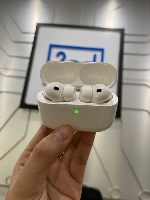 Tai nghe Airpods Pro 3 - Màu trắng - Ngoại hình: 97% - Xước hộp - Kèm Box