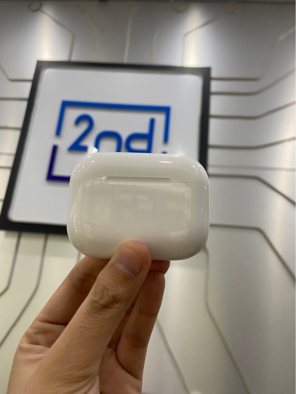 Tai nghe Airpods Pro 3 - Màu trắng - Ngoại hình: 98% - Body - Còn bảo hành hãng đến T2/2027