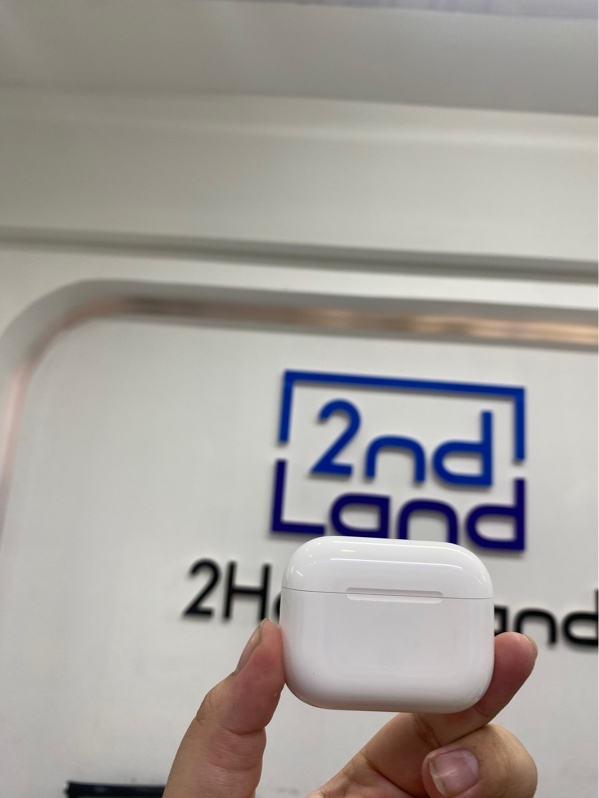 Tai nghe Airpods pro 3 - Màu trắng - Ngoại hình 98% - Body - Còn BH đến 31/12/2026