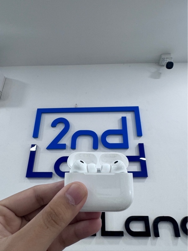 Tai nghe Airpods pro 3 - Màu trắng - Ngoại hình 98% - Fullbox