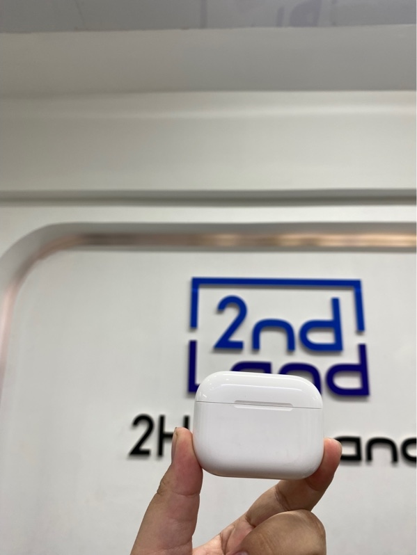 Tai nghe Airpods pro 3 - Màu trắng - Ngoại hình 98% - Fullbox - Apple care+ 20/04/2028