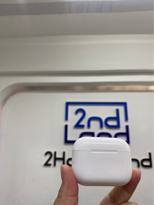 Tai nghe Airpods pro 3 - Màu trắng - Ngoại hình 98% - Fullbox - Còn bảo hành 20/2/2027
