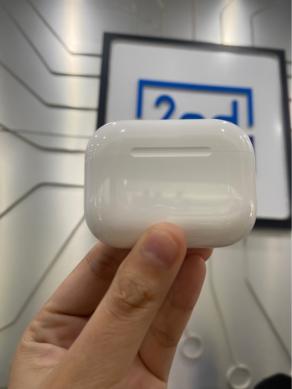 Tai nghe Airpods Pro 3 - Màu trắng - Ngoại hình: 98% - FullBox - Còn bảo hành 9/2027