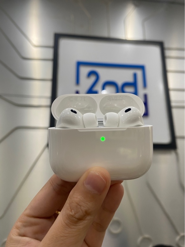 Tai nghe Airpods Pro 3 - Màu trắng - Ngoại hình: 98% - FullBox - Còn bảo hành 9/2027