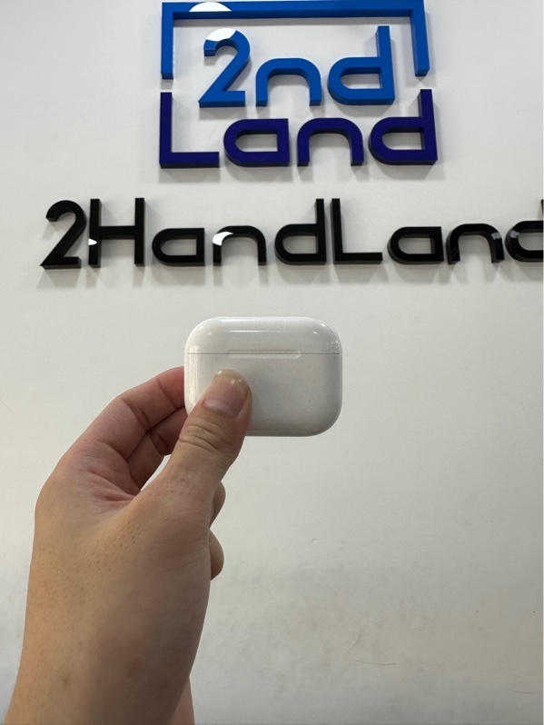 Tai nghe Airpods Pro 3 - Màu trắng - Ngoại hình 98% - Kèm cáp sạc