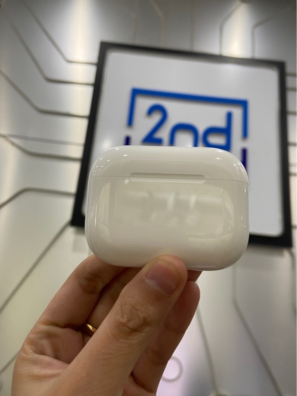 Tai nghe Airpods Pro 3 - Màu trắng - Ngoại hình: 98% - Mất tìm - Kèm Box - Còn bảo hành hãng đến 15/11/2026