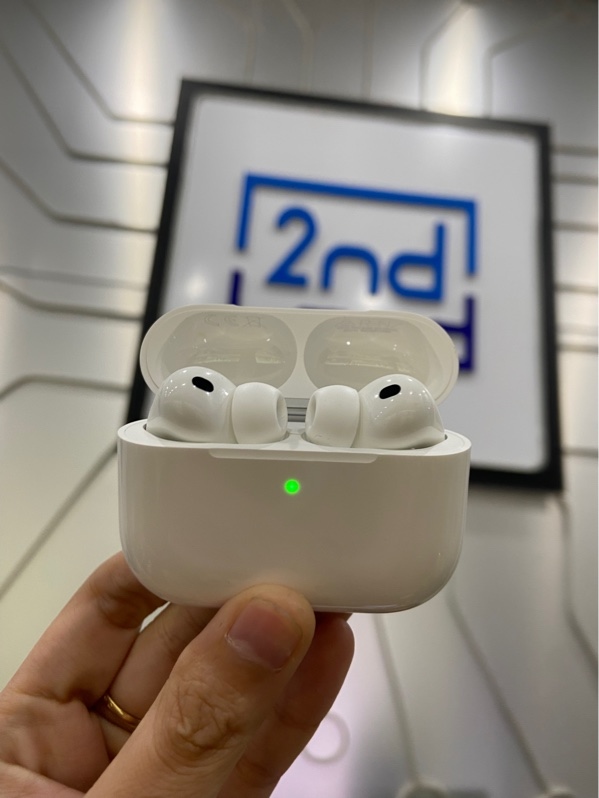 Tai nghe Airpods Pro 3 - Màu trắng - Ngoại hình: 98% - Mất tìm - Kèm Box - Còn bảo hành hãng đến 15/11/2026