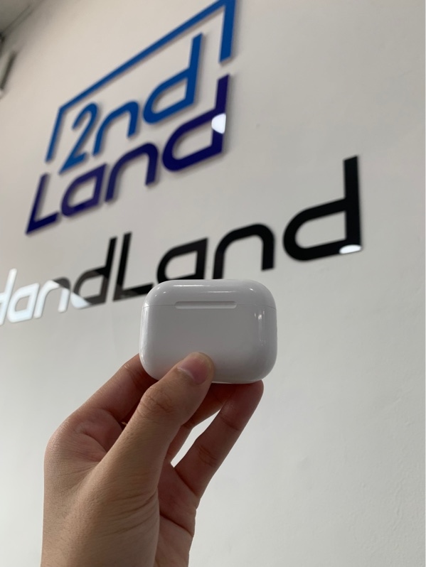Tai nghe Airpods Pro 3 - Màu trắng - Ngoại hình: 98% - Trầy dăm - Body