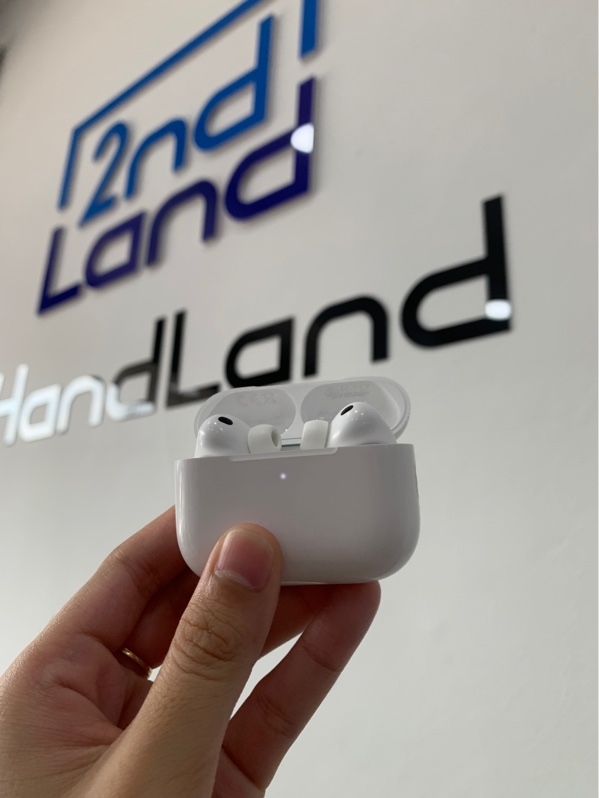 Tai nghe Airpods Pro 3 - Màu trắng - Ngoại hình: 98% - Trầy dăm - Body
