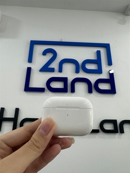 Tai nghe Airpods Pro - Màu trắng - Ngoại hình 98% - Dơ, tai hơi ố - Body