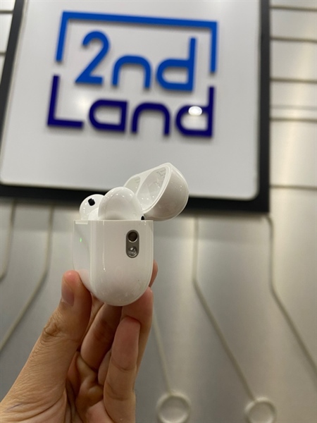 Tai nghe Airrpods Pro 2 Type C - Màu trắng - Ngoại hình: 98% - Body 2