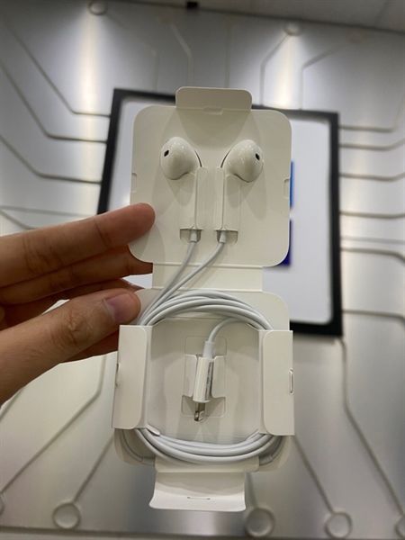 Tai nghe Apple EarPods Lightning - Màu trắng - Newbody 1