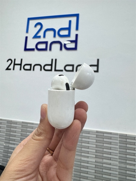 Tai nghe Aripods 3 - Màu trắng - Ngoại hình 96% - nứt nhẹ tai trái - Body 2