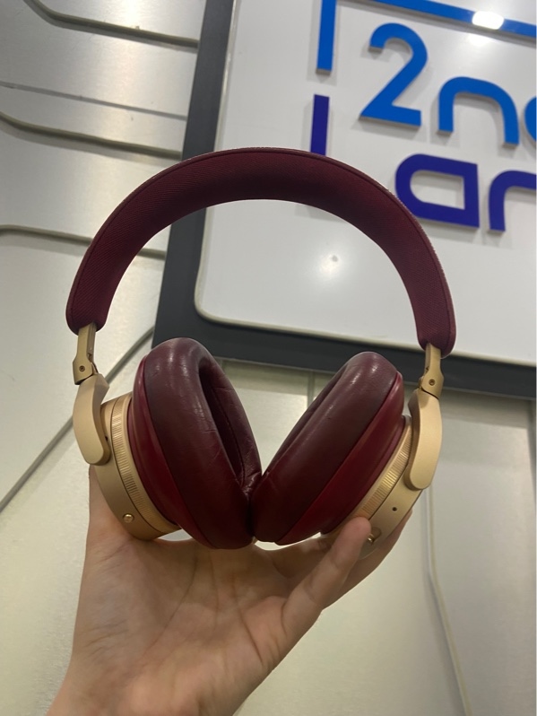 Tai nghe B&O Beoplay H95 - Màu đỏ - Ngoại hình: 97% - Da cũ, xước - Kèm box, dây 3.5mm