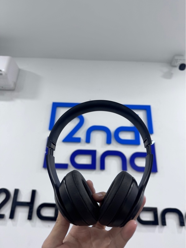 Tai nghe Beats Solo 3 - Màu đen - Ngoại hình 97,5% - Trầy xước nhẹ, viền đệm tai vàng - kèm box, thiếu cáp 3.5mm