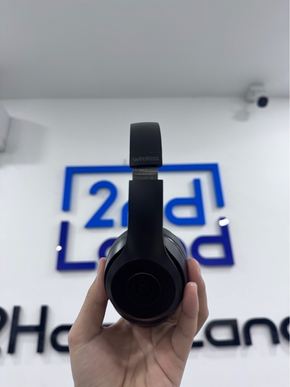 Tai nghe Beats Solo 3 - Màu đen - Ngoại hình 97,5% - Trầy xước nhẹ, viền đệm tai vàng - kèm box, thiếu cáp 3.5mm