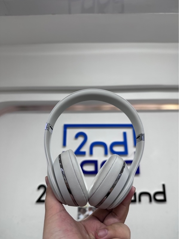 Tai nghe Beats Solo3 Wireless - Màu trắng - Ngoại hình 97,5% - Ố đệm lót tai - Kèm túi