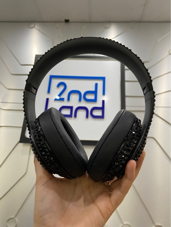 Tai nghe Beats Studio 2 Wired - Màu đen đính đá - Ngoại hình: 97% - Mất vài viên đá - Kèm dây kết nối