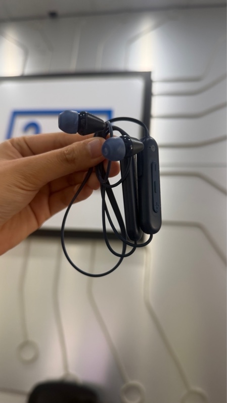 Tai nghe Bluetooth Sony WI-C100 - Màu xanh - Ngoại hình: 98% - Kèm sạc