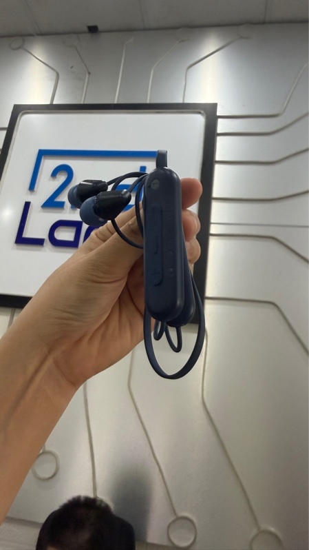 Tai nghe Bluetooth Sony WI-C100 - Màu xanh - Ngoại hình: 98% - Kèm sạc