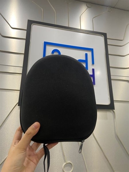 Tai nghe Blutooth chụp tai Sony WH - 1000XM5 - Màu đen - Ngoại hình 97% - Khớp 1 bên tai bị lỏng - Body - Kèm case