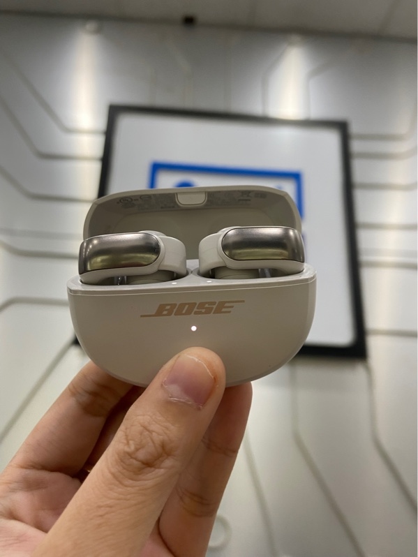 Tai nghe Bose Ultra Open Earbuds - Màu kem - Ngoại hình: 97% - Body