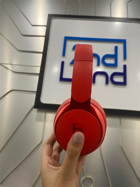 Tai nghe chụp tai Beats Solo Pro - Màu đỏ - Ngoại hình: 98% - Nứt vòm đầu, nứt đệm đầu 1 đường - Body 1