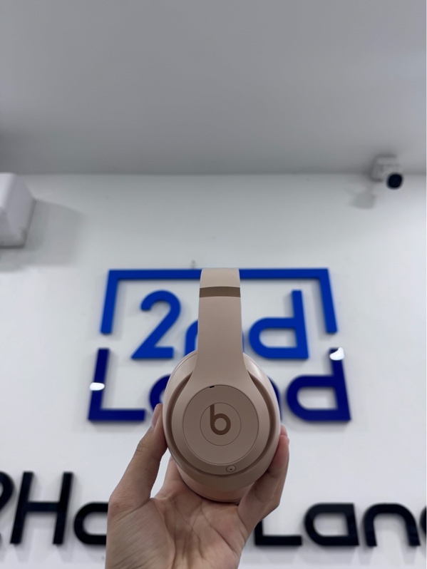 Tai nghe chụp tai Beats Studio Pro X Kim Kadashian - Màu kem - Ngoại hình 98% - Kèm túi vải đựng, 1 dây C-C linh kiện