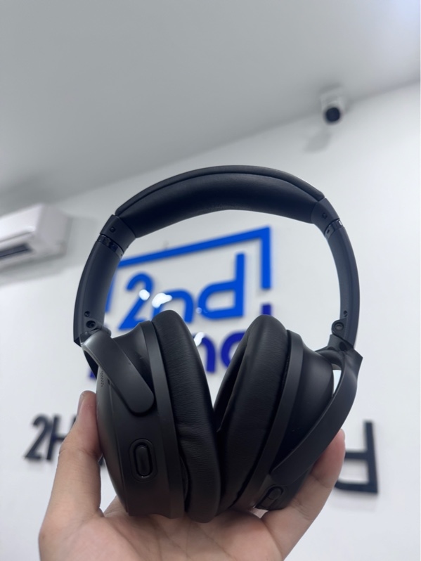 Tai nghe chụp tai Bose QuietComfort 45 - Màu đen - Ngoại hình 97% - Đệm tai với đệm đầu tróc nhiều - Kèm túi