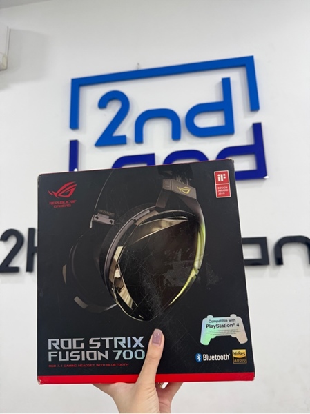 Tai nghe chụp tai ROG Strix Fusion 700 - Màu đen - Ngoại hình 97% - Trầy xước nhiều , đã thay đệm tai - Kèm Box