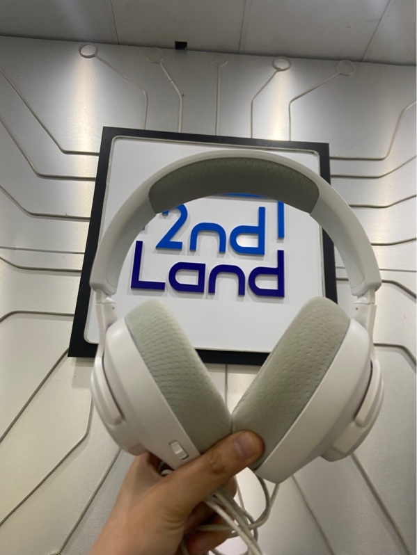 Tai nghe có dây JBL Quantum 100 M2 - 1 mode kết nối dây 3.5 - Màu trắng - Ngoại hình: 97.5% - Ố tai nghe nhẹ, không mic - Kèm Box