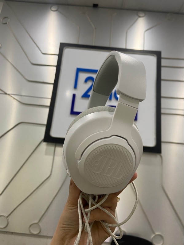Tai nghe có dây JBL Quantum 100 M2 - 1 mode kết nối dây 3.5 - Màu trắng - Ngoại hình: 97.5% - Ố tai nghe nhẹ, không mic - Kèm Box